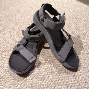 Teva Sanborn Universal Sandals Womens 7 Gray Strappy Gorpcore Outdoor Hiking